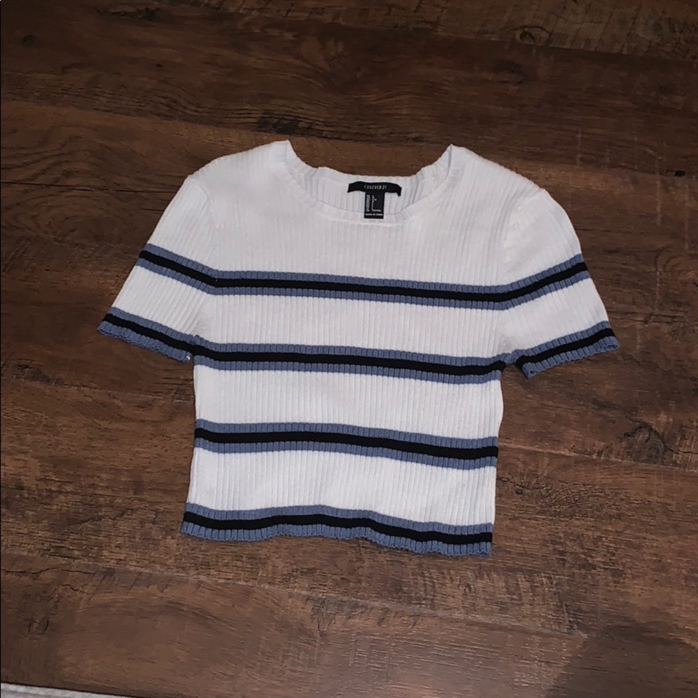 CROP TOP FROM FORVER 21